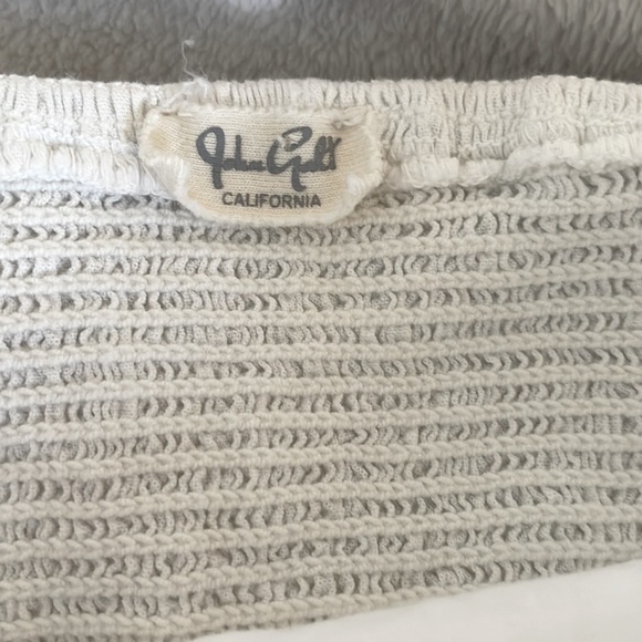 ⭐️ Brandy Melville White Cropped Cami with Spaghetti Straps and Smocked Back - Picture 2 of 3